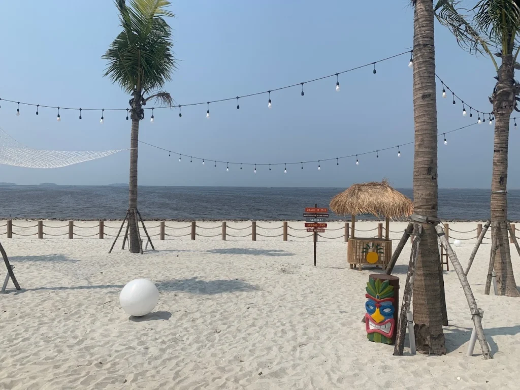Pantai Pasir Putih PIK 2