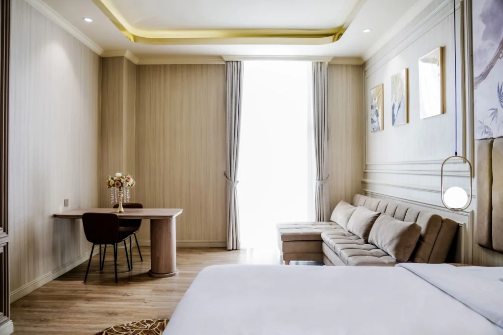 SUITE-8